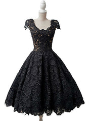 A-line Black Lace O-neck Backless Homecoming Dress