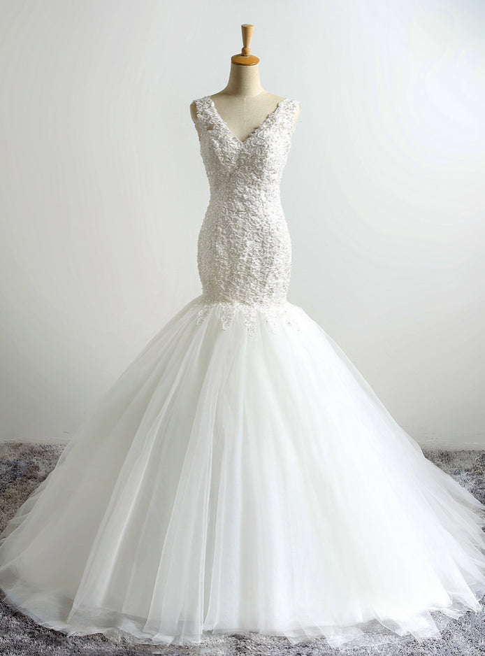 V-Neck Lace Applique Mermaid Wedding Dress with Open Back