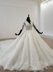 White Ball Gown Tulle Lace Appliques V-neck Half Sleeve Wedding Dress