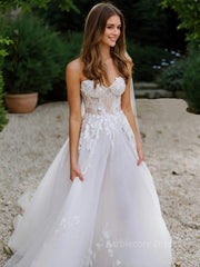 A-Line/Princess Sweetheart Sweep Train Tulle Wedding Dresses With Appliques Lace