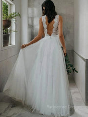 A-Line/Princess V-neck Floor-Length Tulle Wedding Dresses