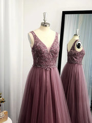 A-line V-neck Appliques Lace Floor-Length Tulle Dress