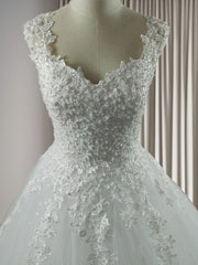 Ball-Gown Sweetheart Applique Floor-Length Tulle Wedding Dress