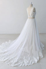 Elegant V-neck Lace Tulle A-line Wedding Dress