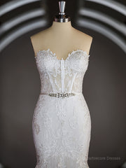 Trumpet/Mermaid Sweetheart Court Train Tulle Wedding Dresses with Appliques Lace