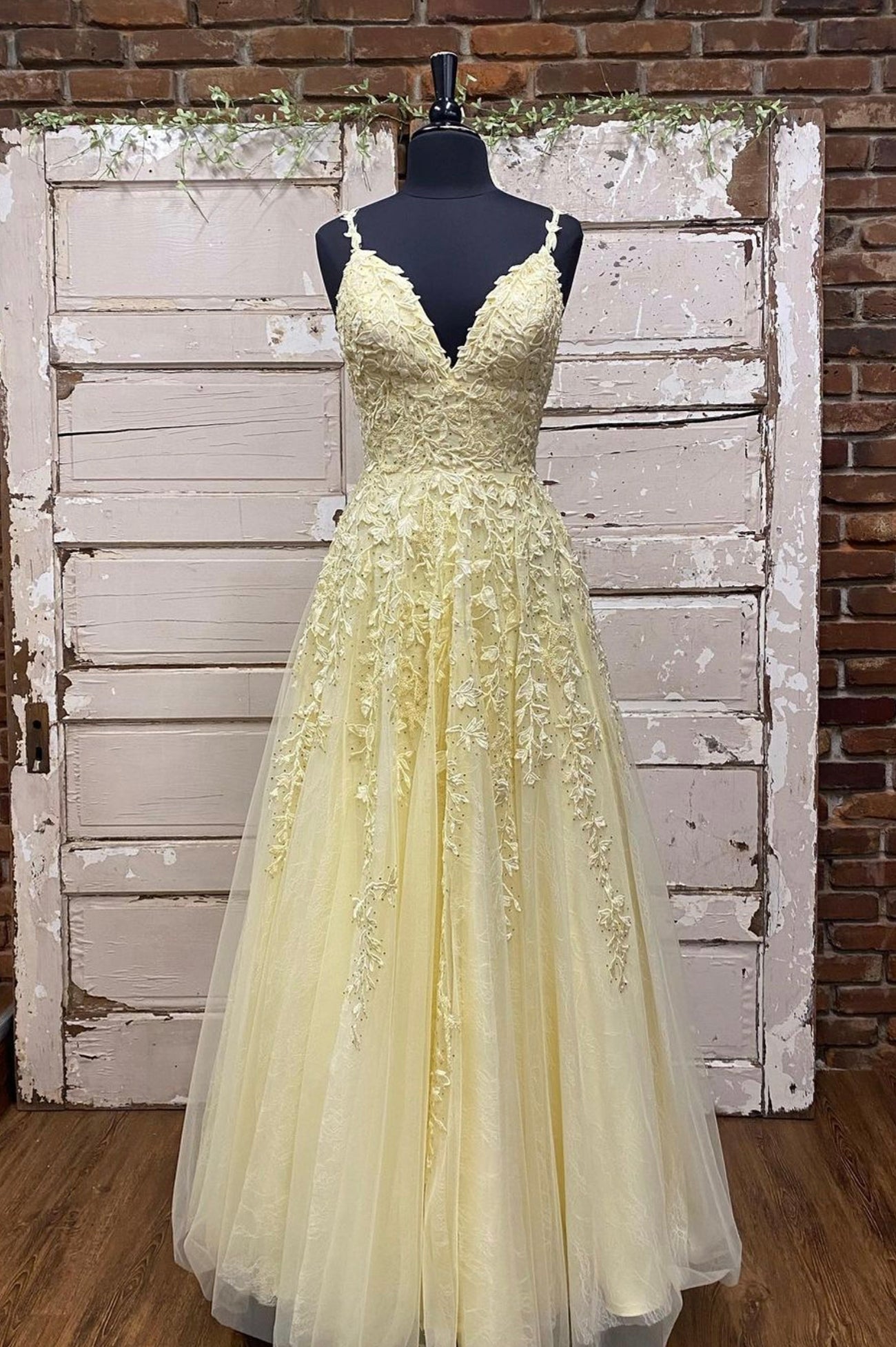 Yellow V-Neck Lace Long Prom Dress, A-Line Spaghetti Straps Evening Dress